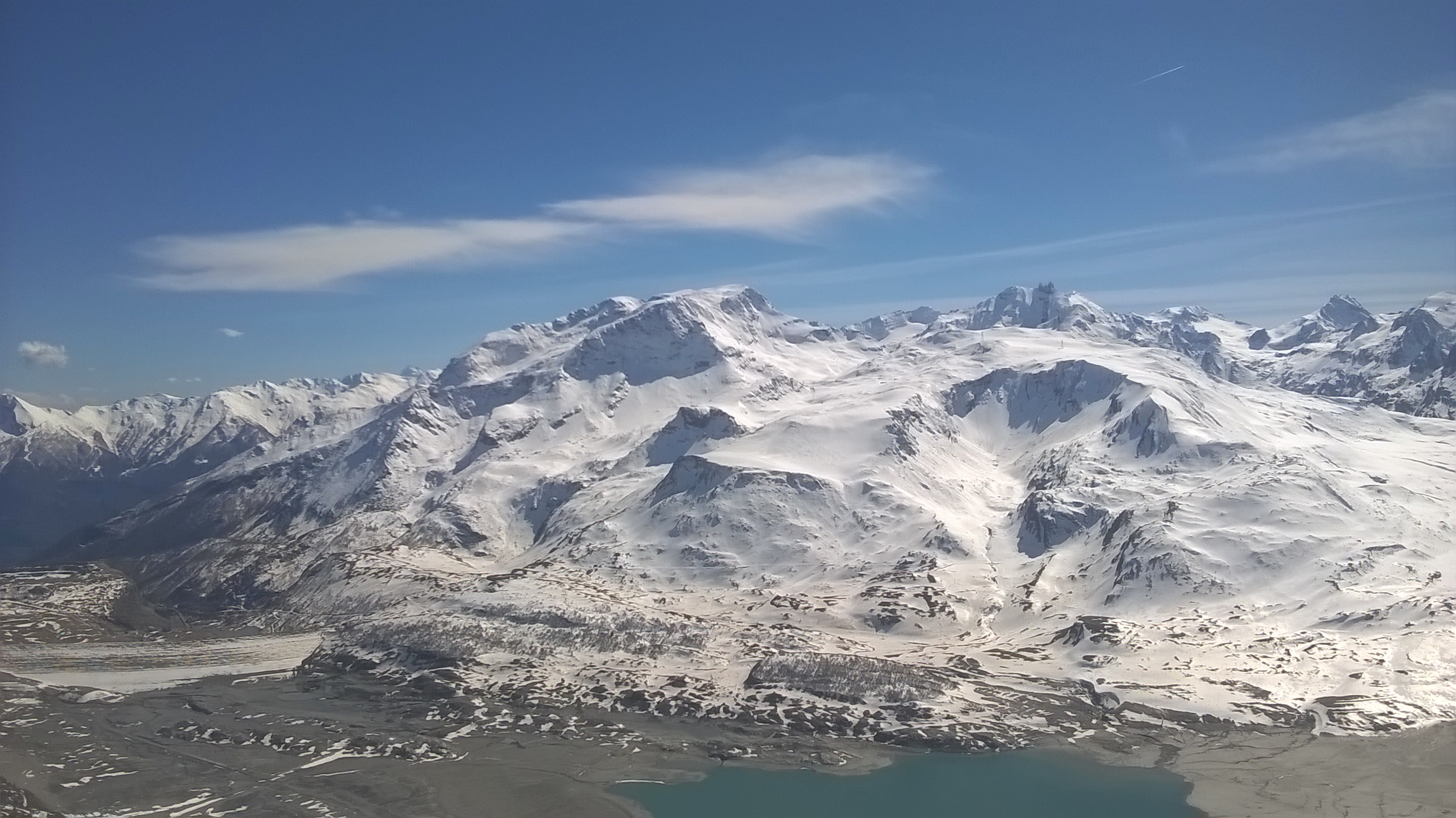 lac du mont cenis en vidange et les alpes Italiennes