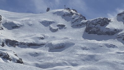 Terrain de jeux   énorme