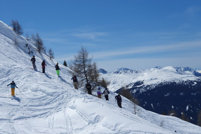 Le groupe des freestyler en quête de spots aériens