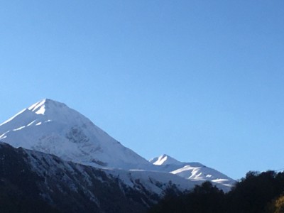 Les 2 alpes derrière la pointe à droite